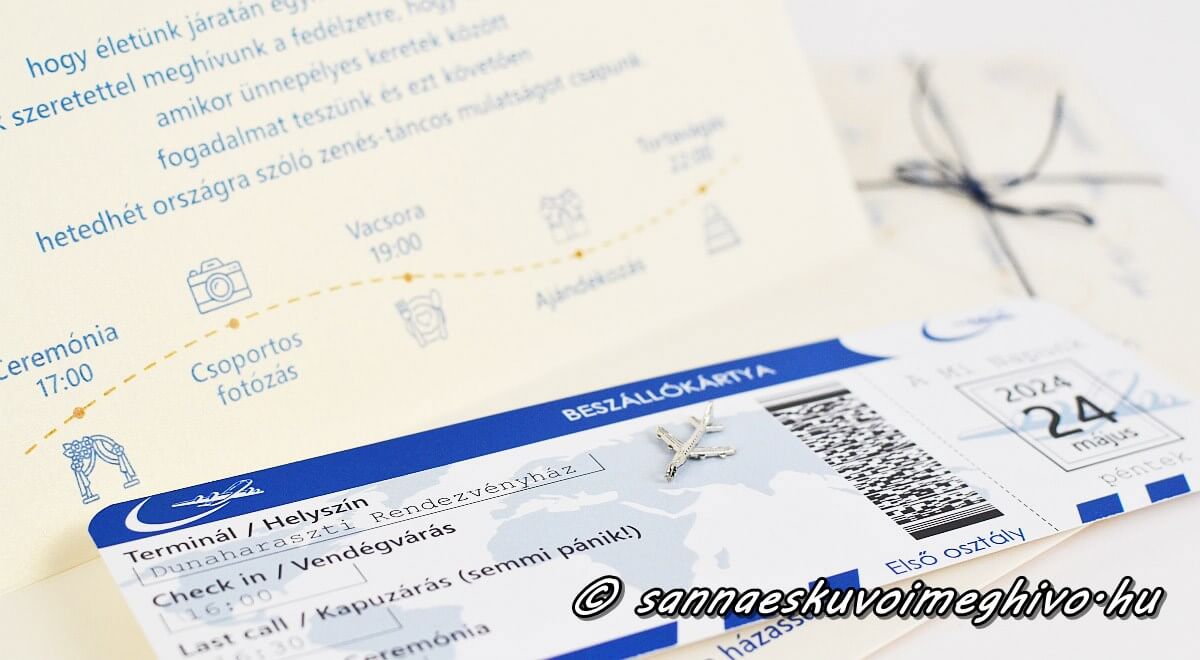 eskuvoi-meghivo-beszallokartya-sannaeskuvoimeghivo-2405012 Barack színű papír tok és a kék beszállókártya meghívó