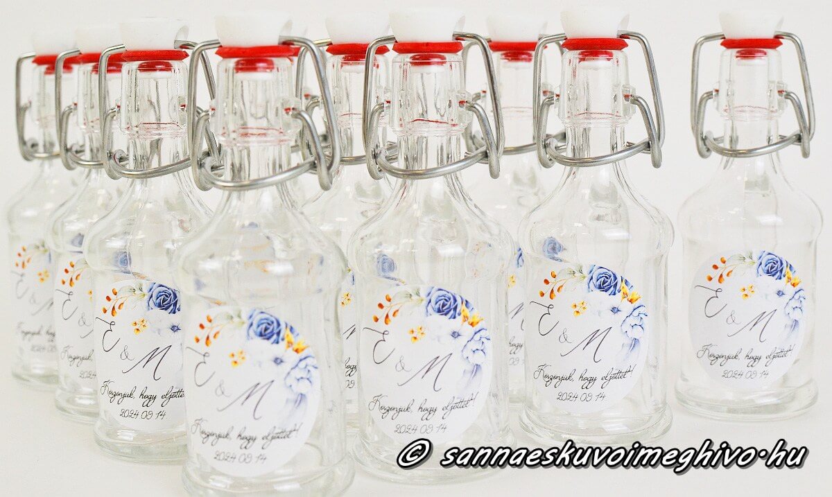 koszonetajandek-mini-uveg-sannaeskuvoimeghivo-2503296 Köszönetajándék mini pálinkás üveg sárga-kék virágos matricával