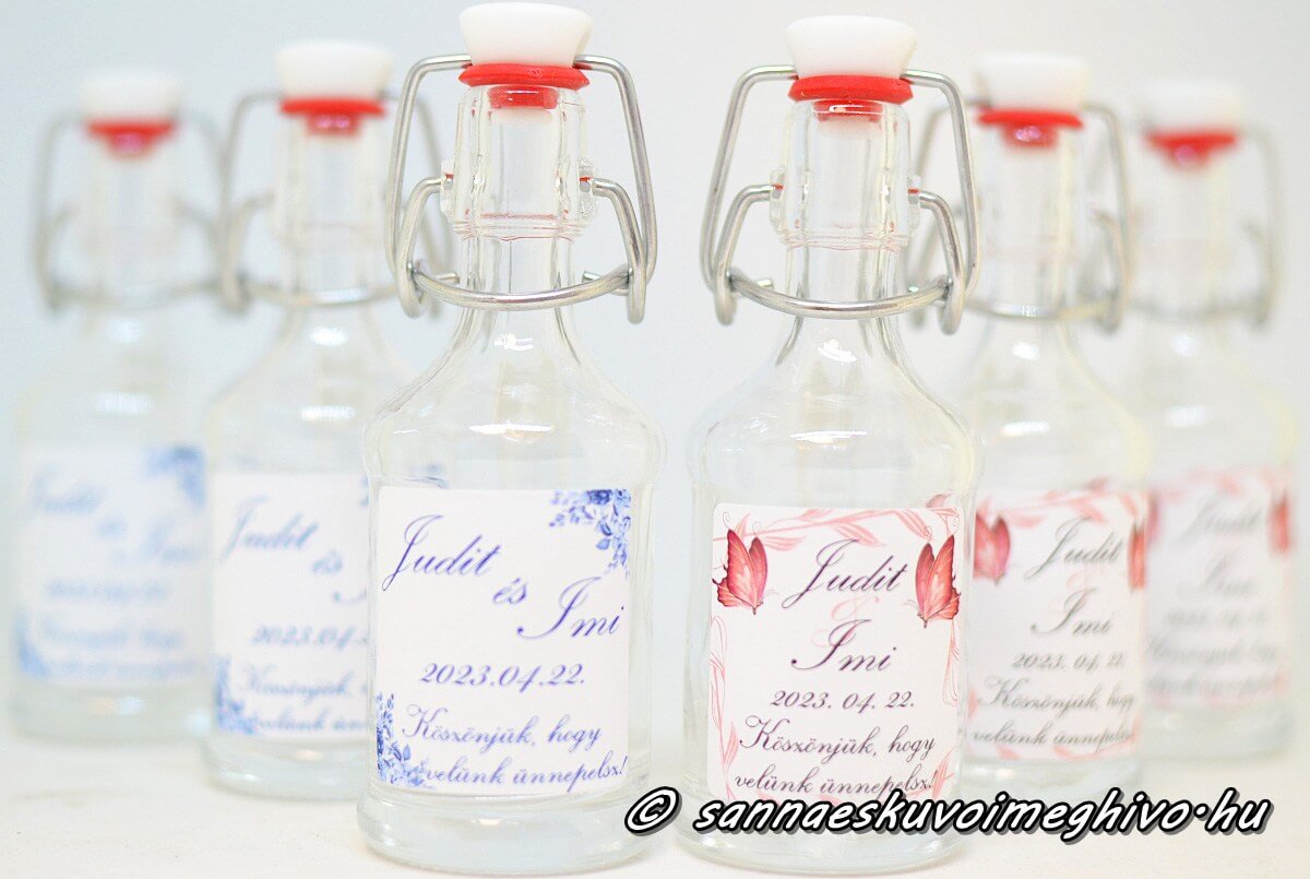 koszonetajandek-mini-uveg-sannaeskuvoimeghivo-25033012 Köszönetajándék mini pálinkás üvegen kétféle matrica