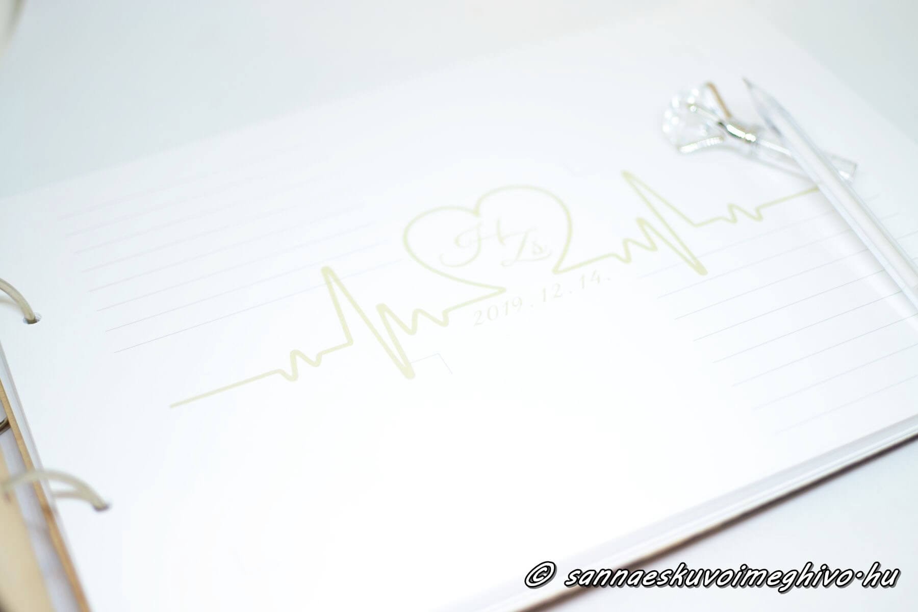 eskuvoi-vendegkony-fa-sannaeskuvoimeghivo-2005312 Esküvői vendégkönyv