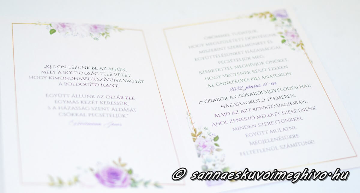 geometrikus-viragok-eskuvoi-meghivo-sannaeskuvoimeghivo-2502152 Arany keret és lila virágok a meghívó belső oldalán