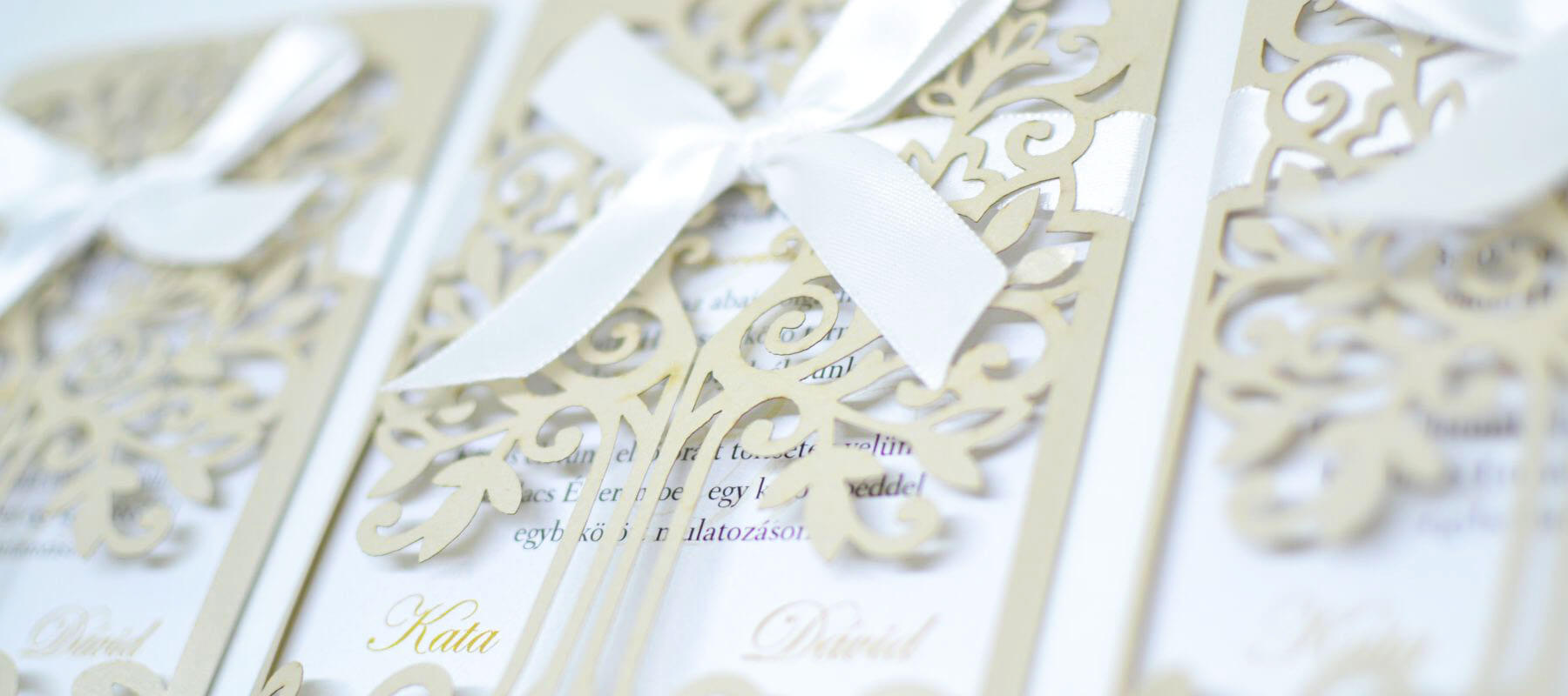 Falomb alatt esküvői meghívó