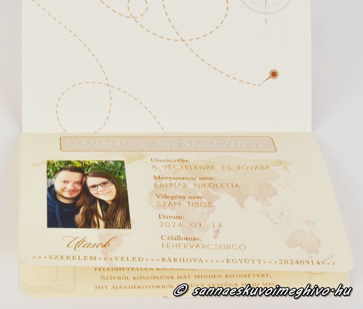 utlevel-eskuvoi-meghivo-sannaeskuvoimeghivo-2405022 Útlevél esküvői meghívóm belső oldala fényképpel, adatokkal