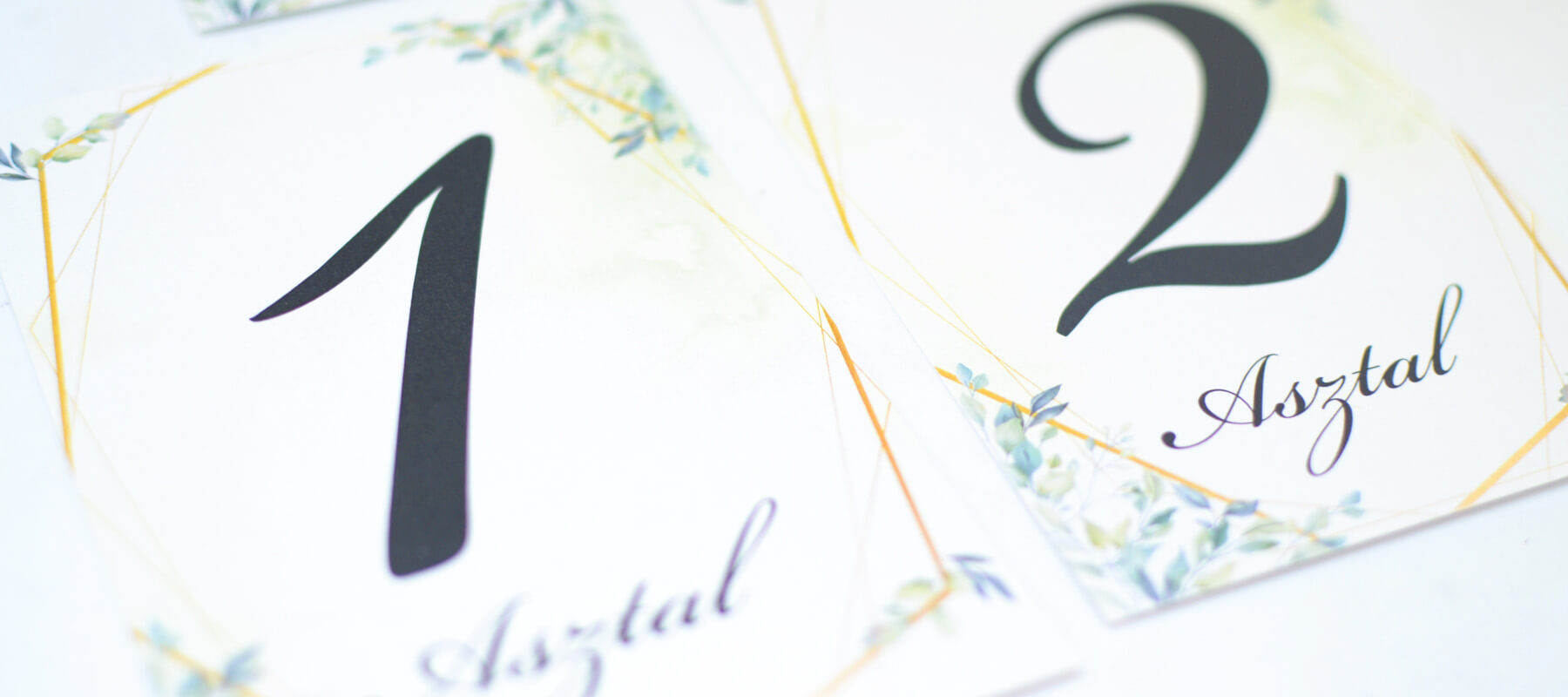 Geometrikus stílusú asztalszámaim