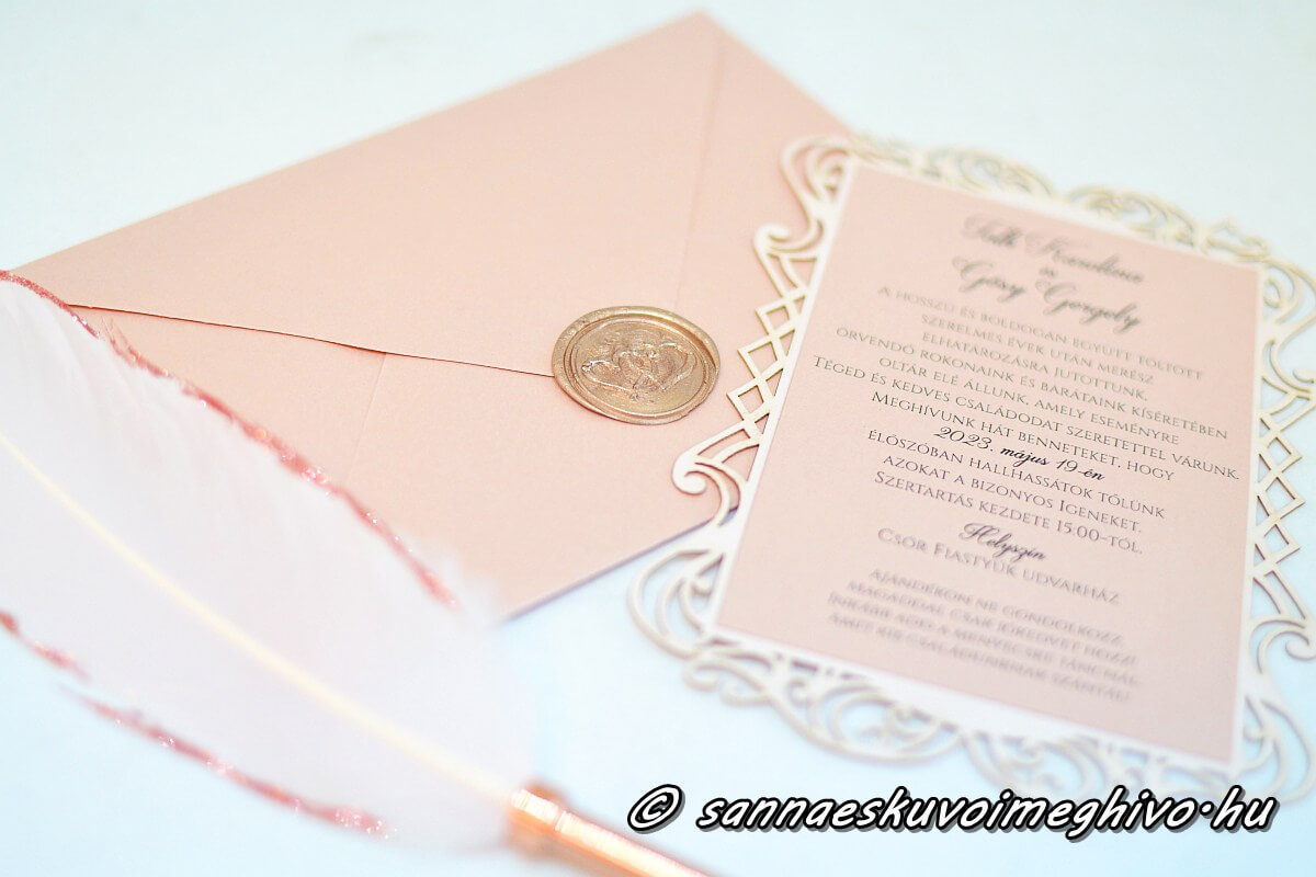 eskuvoi-meghivo-palota-eke-sannaeskuvoimeghivo-250927 Palota éke meghívó barack színű papíron hozzá illő borítékkal