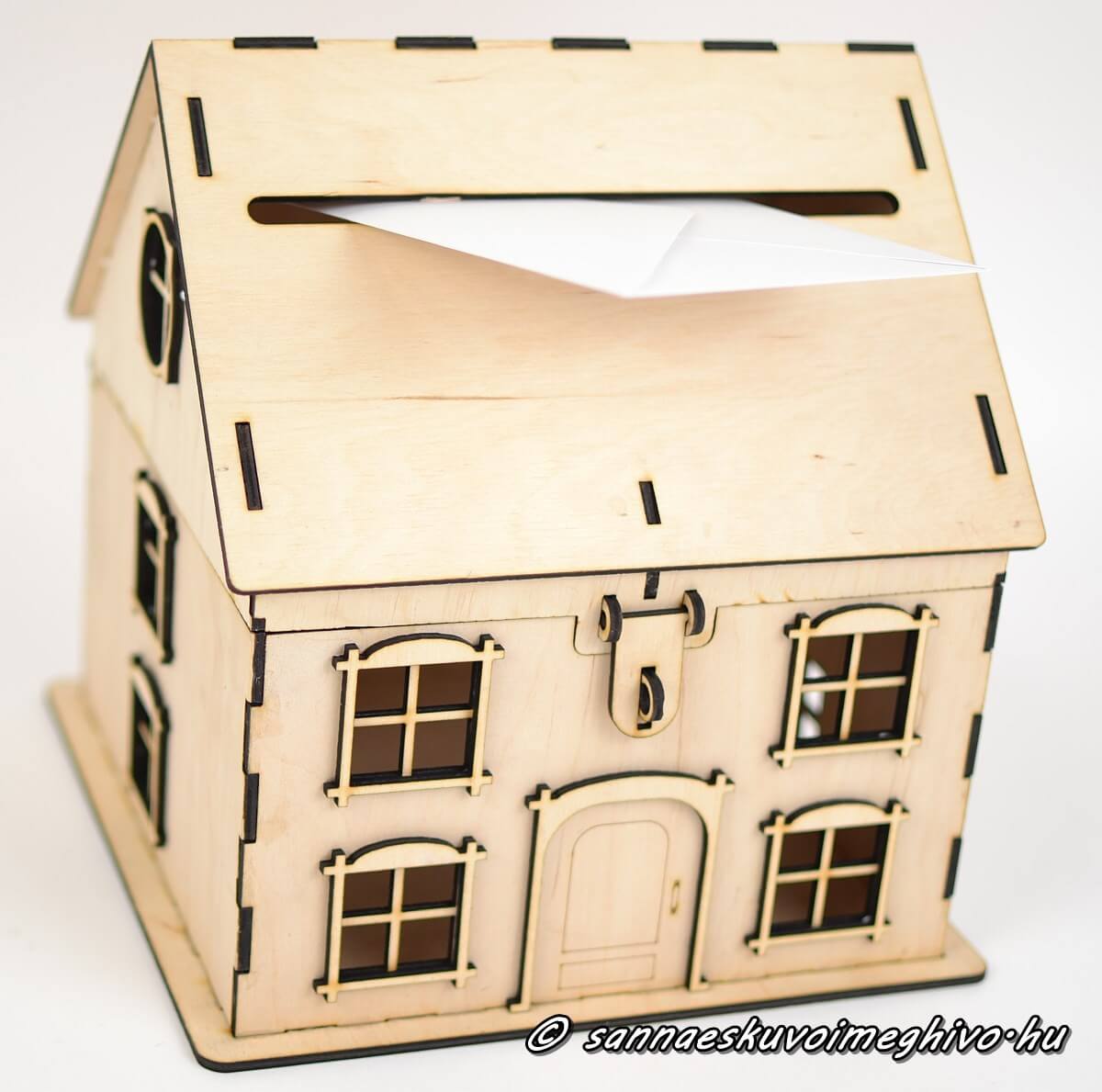 fa-naszajandek-gyujto-doboz-sannaeskuvoimeghivo-2410112 Fa nászajándék gyűjtő doboz borítékkal