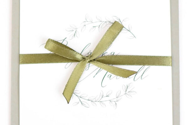 Pasztell greenery meghívóm első oldala szatén masnival