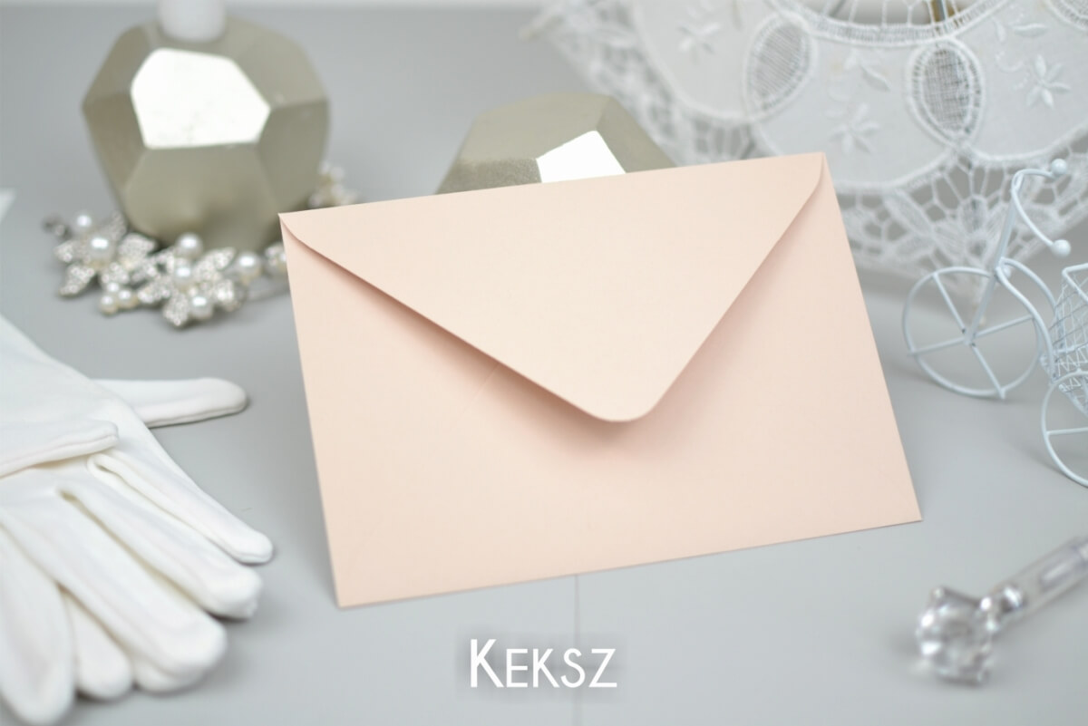 eskuvoi-boritek-matt-keksz-sannaeskuvoimeghivo-250321 Esküvői boríték V záródás keksz